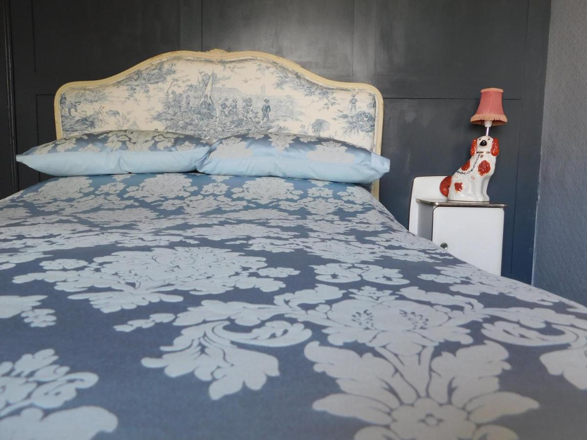 The Bear Bread Bakery B&B, Ensuite Rooms Above The Bakery, Colyton Buitenkant foto