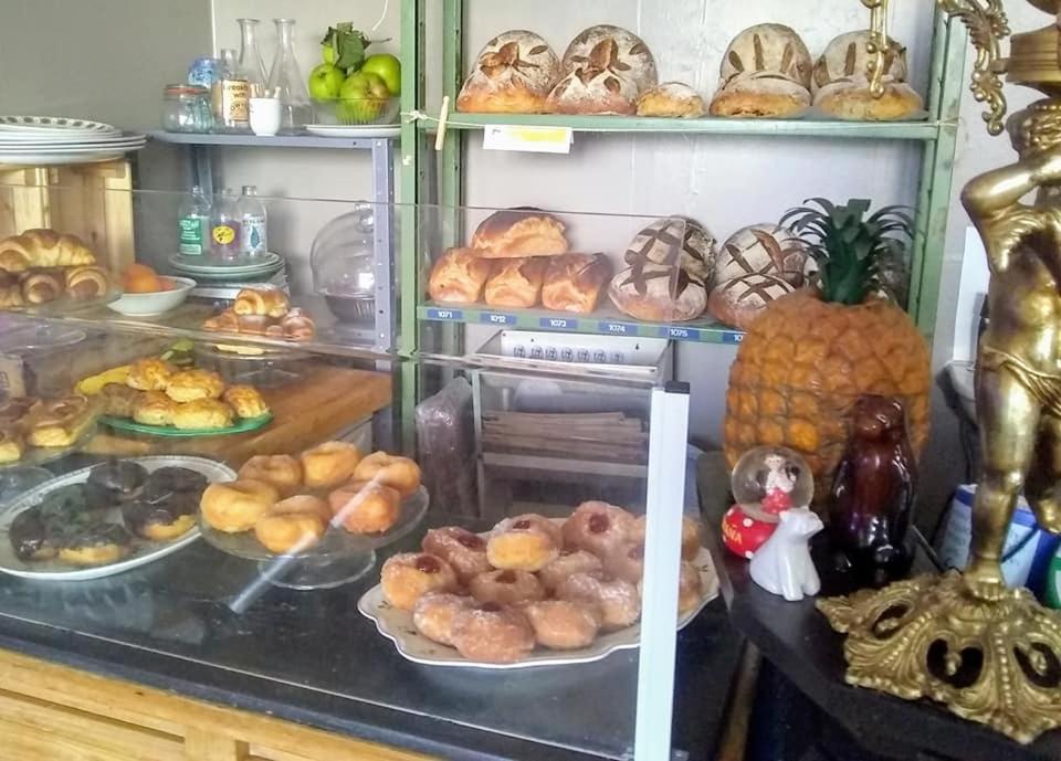 The Bear Bread Bakery B&B, Ensuite Rooms Above The Bakery, Colyton Buitenkant foto