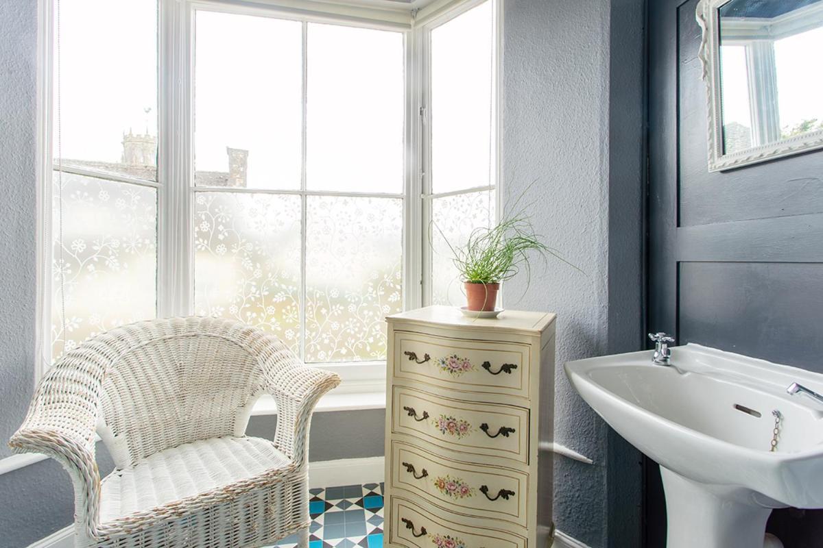 The Bear Bread Bakery B&B, Ensuite Rooms Above The Bakery, Colyton Buitenkant foto