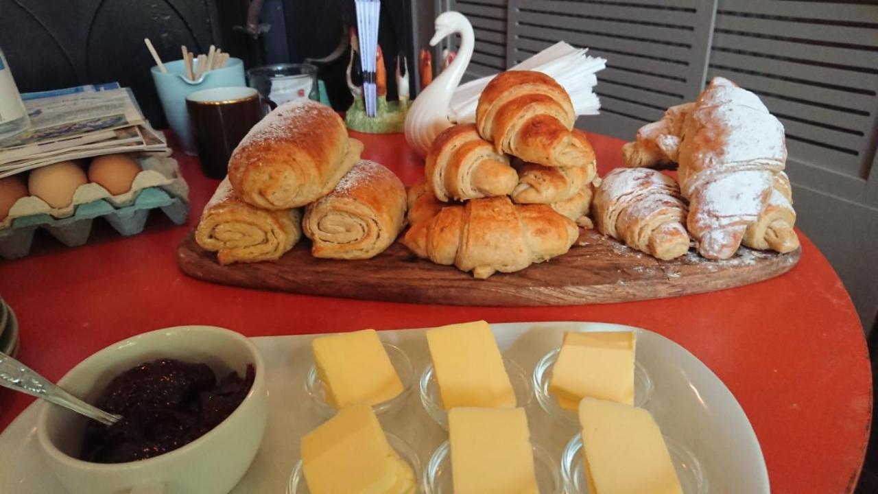 The Bear Bread Bakery B&B, Ensuite Rooms Above The Bakery, Colyton Buitenkant foto