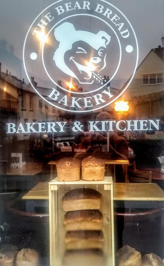 The Bear Bread Bakery B&B, Ensuite Rooms Above The Bakery, Colyton Buitenkant foto