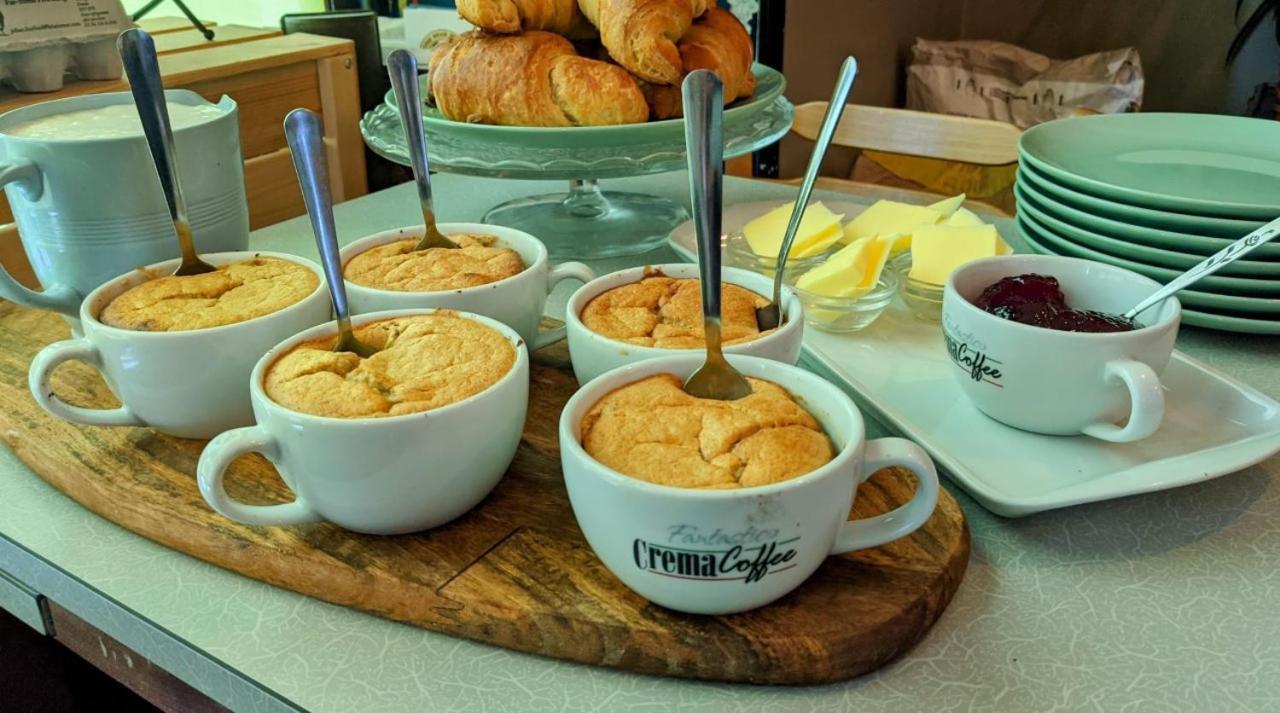 The Bear Bread Bakery B&B, Ensuite Rooms Above The Bakery, Colyton Buitenkant foto