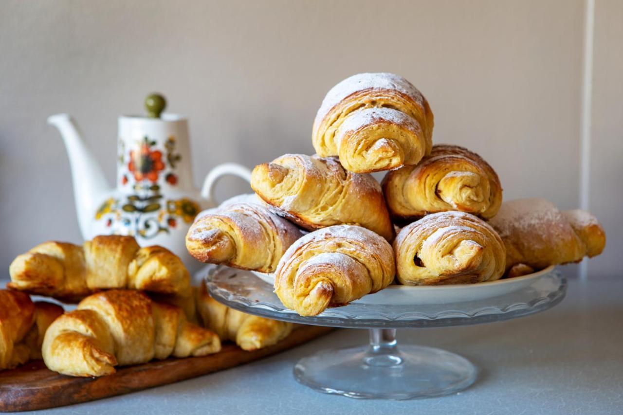 The Bear Bread Bakery B&B, Ensuite Rooms Above The Bakery, Colyton Buitenkant foto